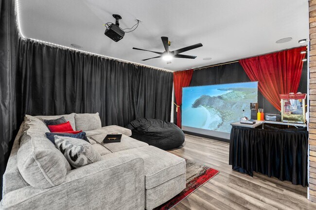 Building Photo - 10809 Garden Mist Dr