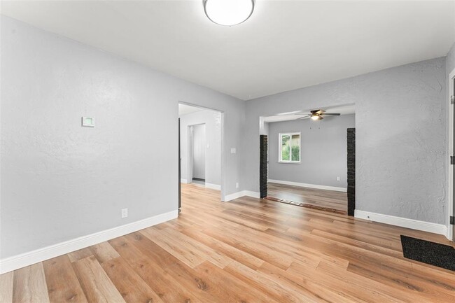 Building Photo - 2503 Highlawn Ave
