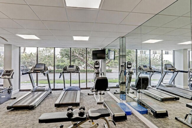 Building Photo - 4200 N Ocean Dr