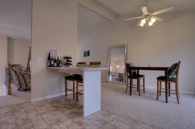 Building Photo - 4613 Springview Dr