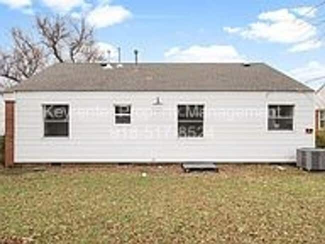 Building Photo - Updated 2 Bed 1 Bath Rental Home Tulsa
