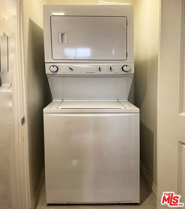 Building Photo - 4829 W 17th St