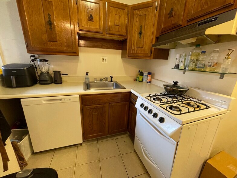 Building Photo - 1355 Commonwealth Ave