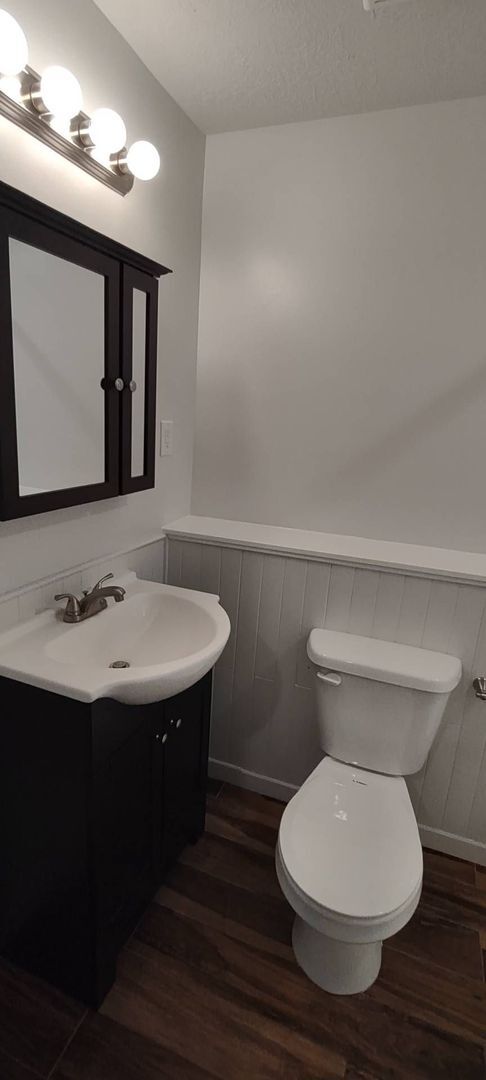 Building Photo - Charming Layton Home