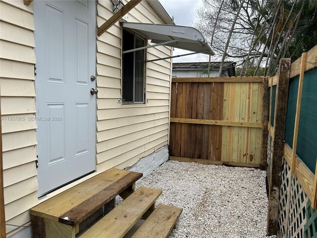 Building Photo - 11942 N Branch Rd