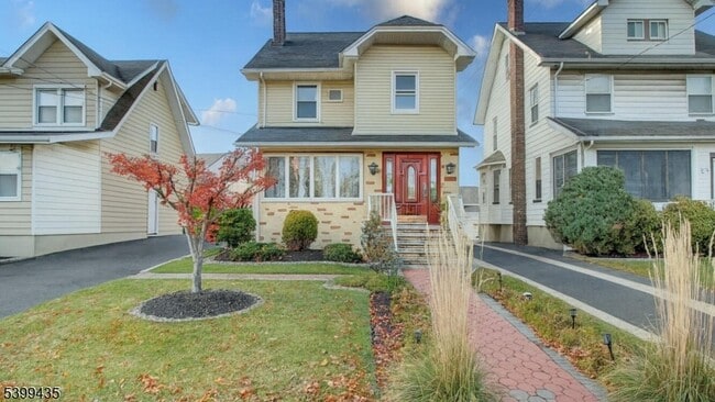 Primary Photo - 836 Livingston Rd