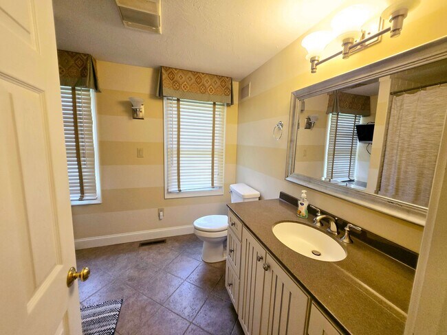 Building Photo - 56 Braley Jenkins Rd