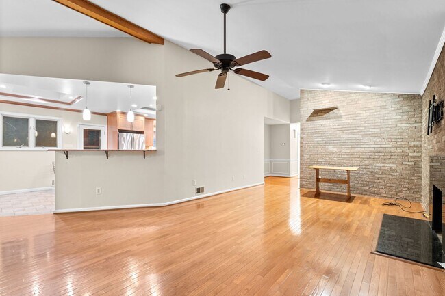 Building Photo - 4 Bed 3 Bath - Bethesda Single Family Home - Move In Ready