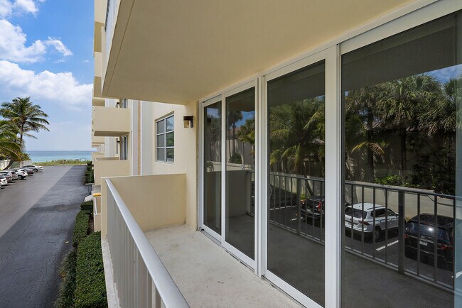 Building Photo - 630 Ocean Dr