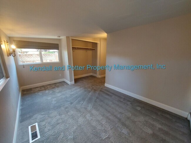 Building Photo - 5737 Soquel Dr