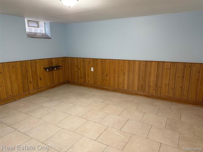 Building Photo - 6421 Oakman Blvd