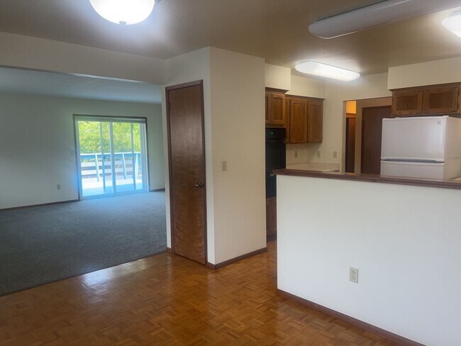 Building Photo - 2149 Woodcrest Ct