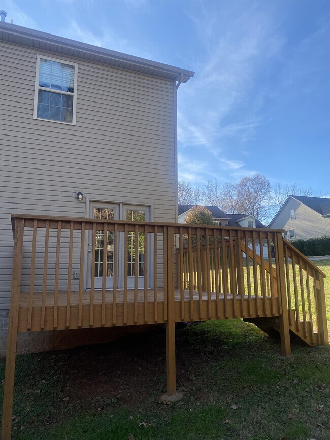 Building Photo - 1120 Maples Glen Ln
