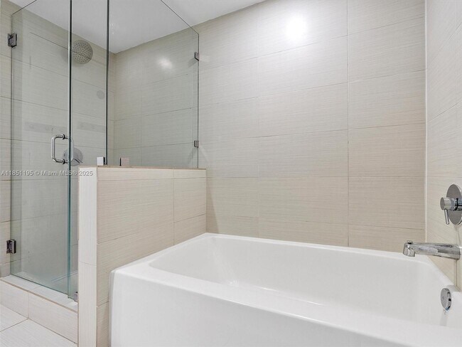 Building Photo - 4250 Biscayne Blvd