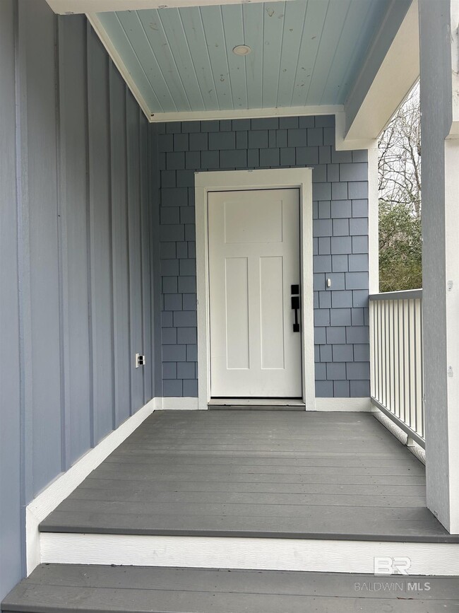 Building Photo - 5122 Pine Rd