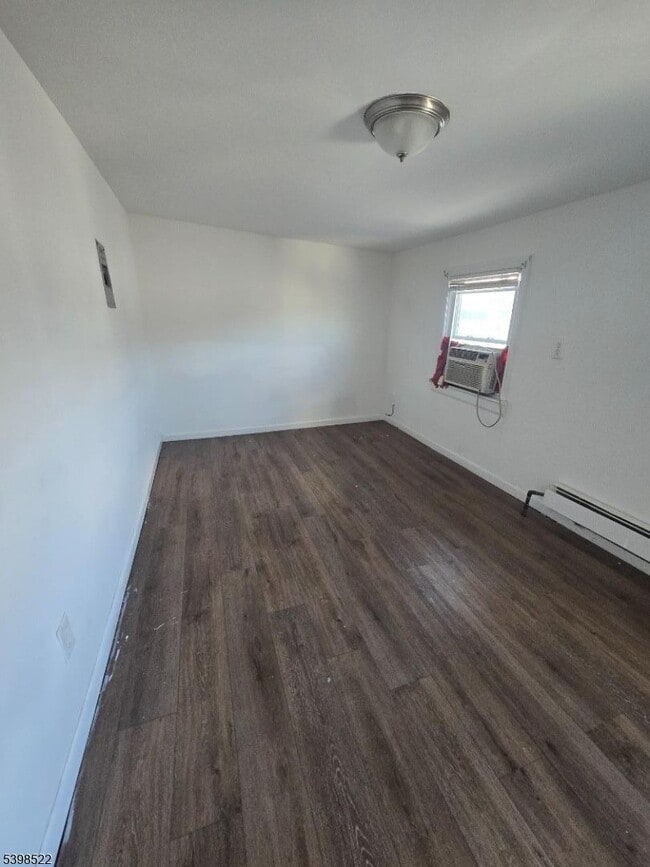 Building Photo - 115 Pine St