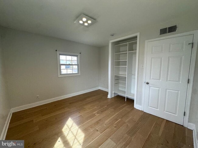 Building Photo - 120 Lebbie Ln