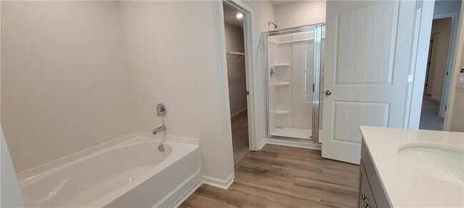 Building Photo - 23 Berryville Dr