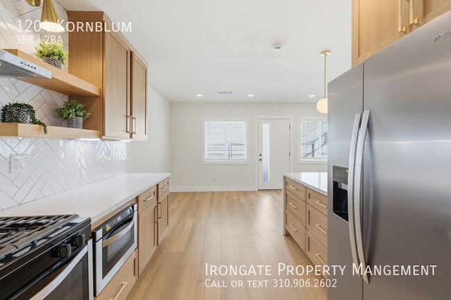 Building Photo - 1204 Kornblum-