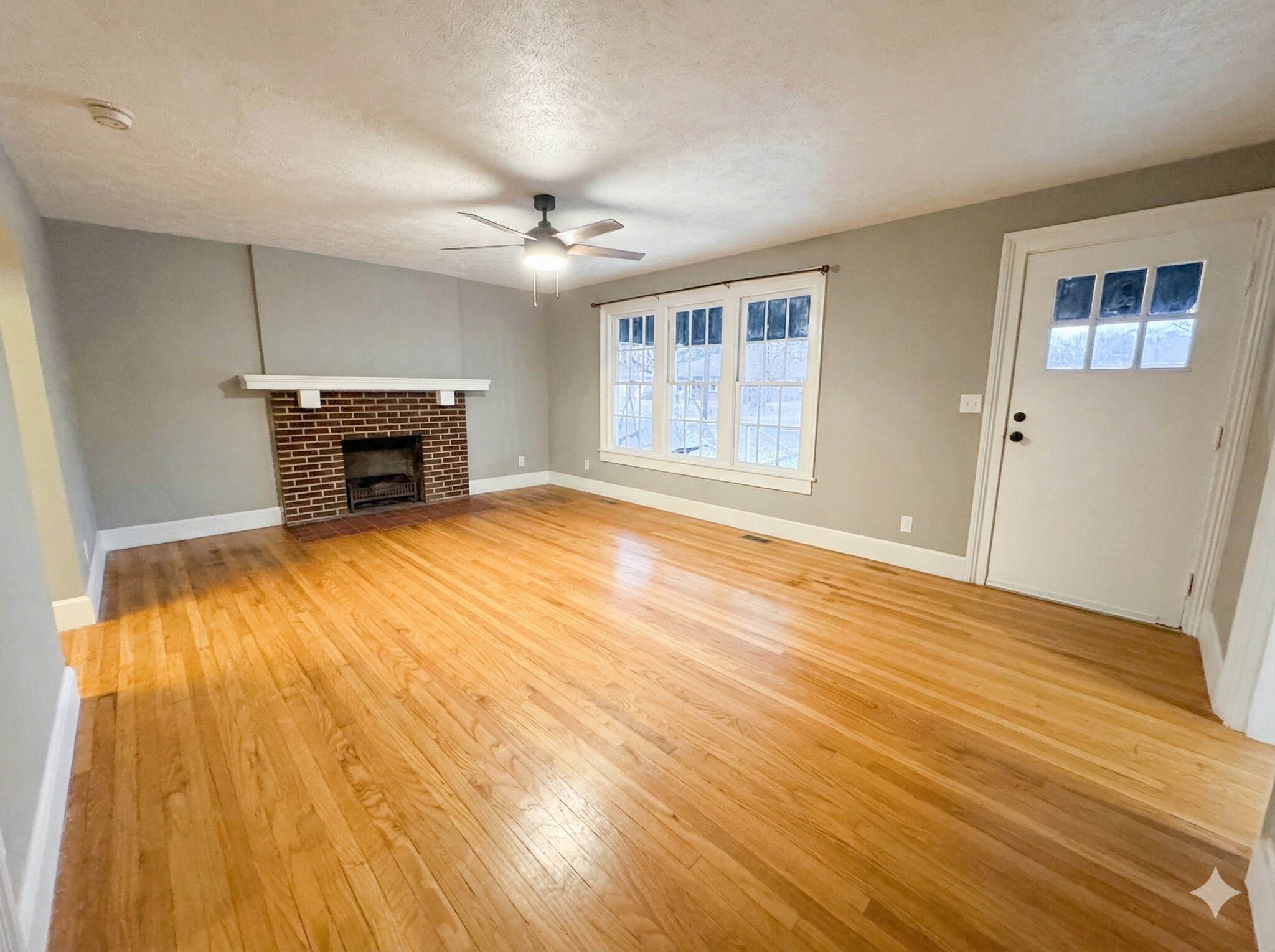 Family Room - 317 S Friendship Rd