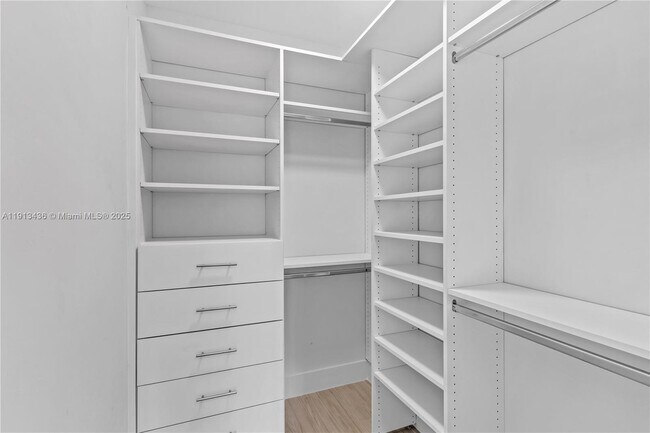 Building Photo - 6900 SW 136th St