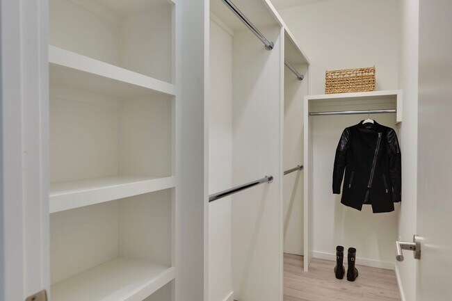 Building Photo - Professional Co-Living - Master Room Renta...