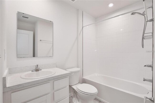 Building Photo - 421 Sedgewick Dr