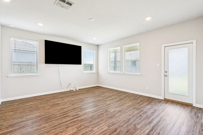 Building Photo - Beautiful Slidell home!