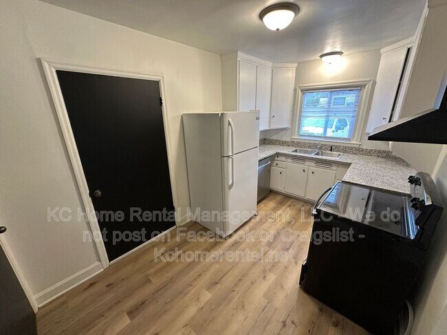 Building Photo - 4748 Eastern Ave