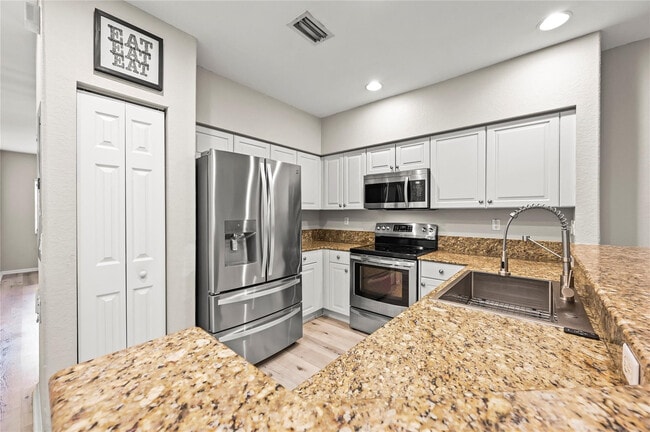 Building Photo - 2827 SW 83rd Terrace