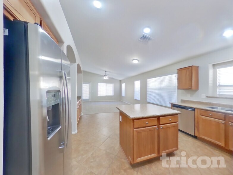 Building Photo - 4012 S 56th Ave