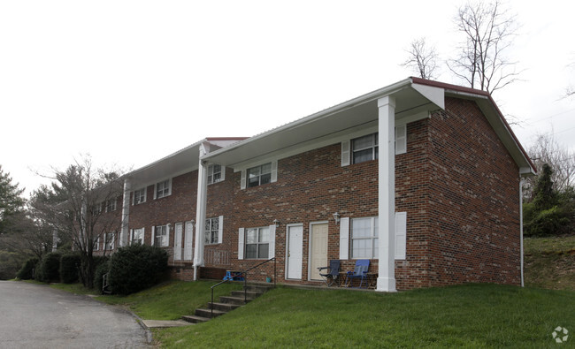 Primary Photo - Dogwood Manor