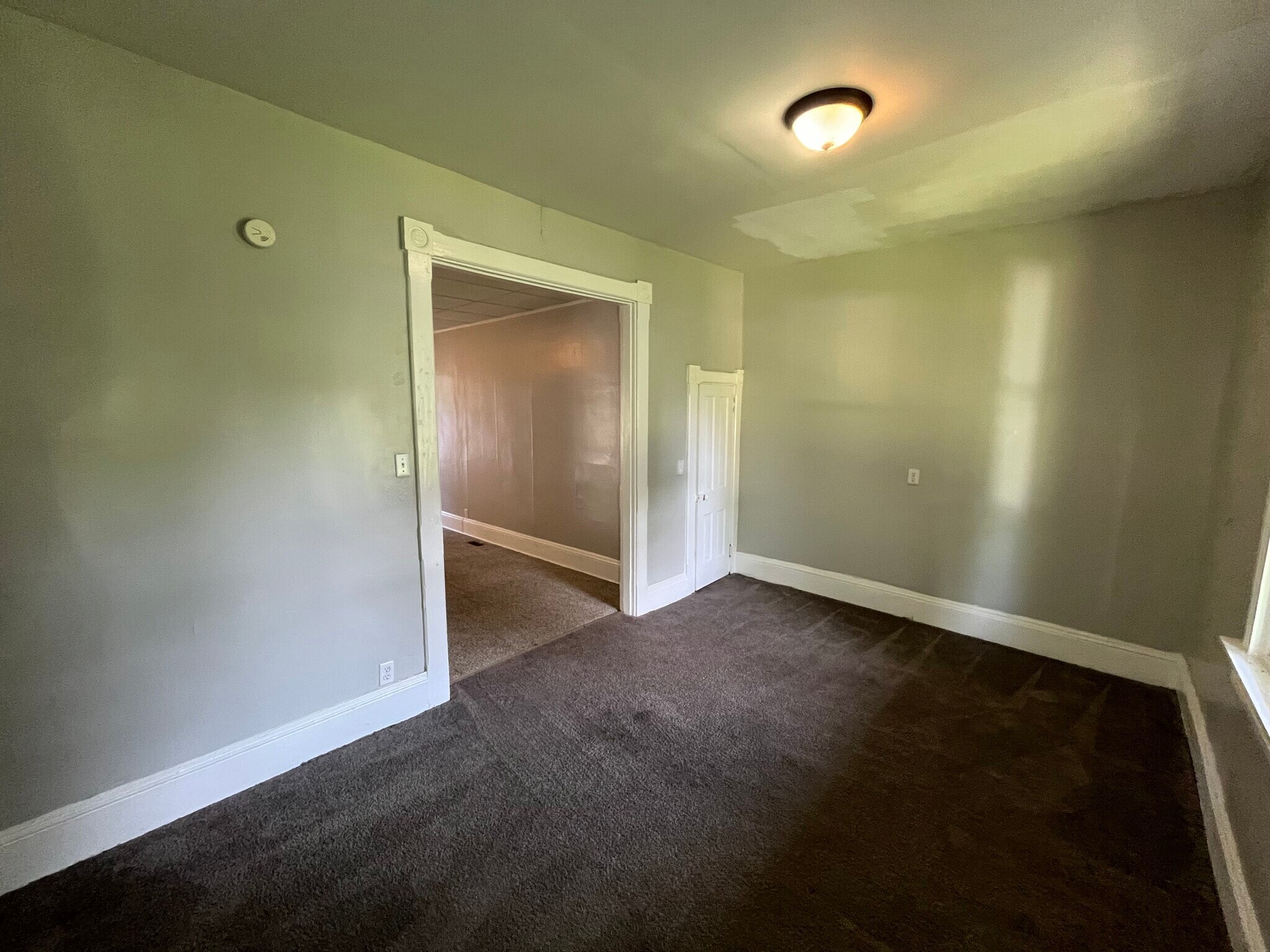 Building Photo - 903 College Dr