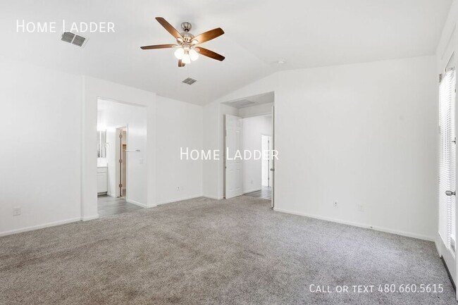 Building Photo - 3234 E Dogwood Pl