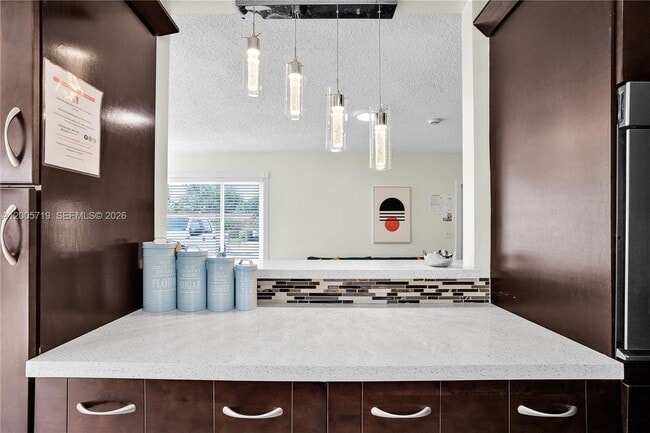 Building Photo - 6452 Custer St