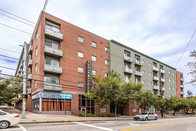 Building Photo - 620 Glen Iris Dr NE
