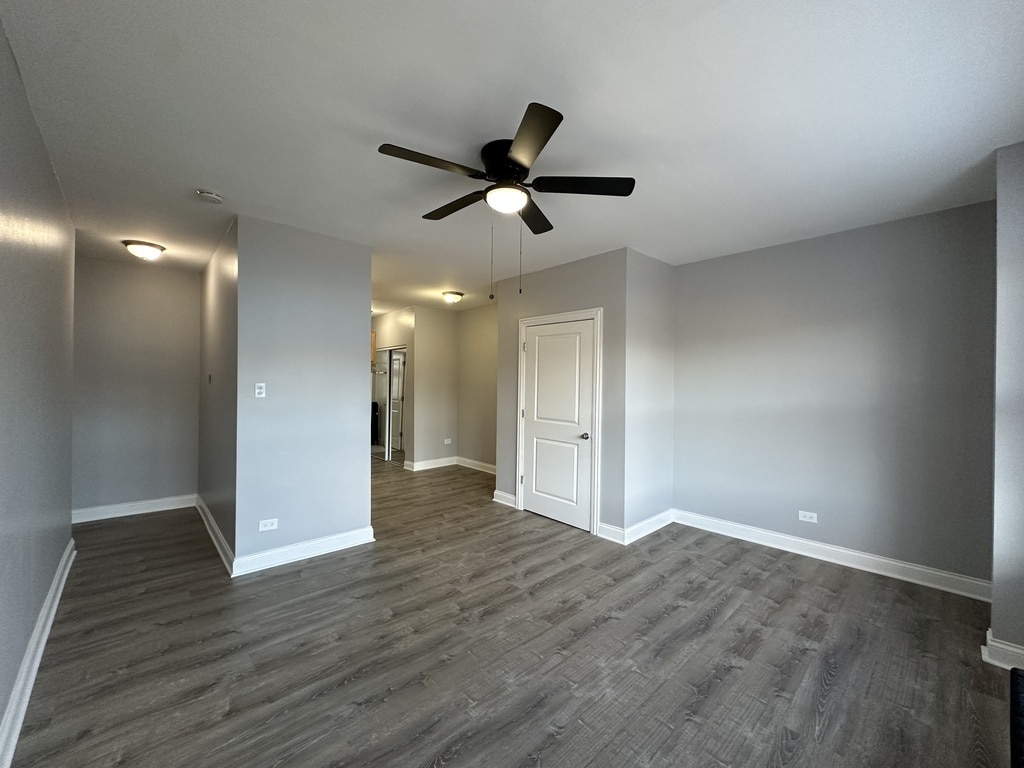 Building Photo - 4756 N Maplewood Ave