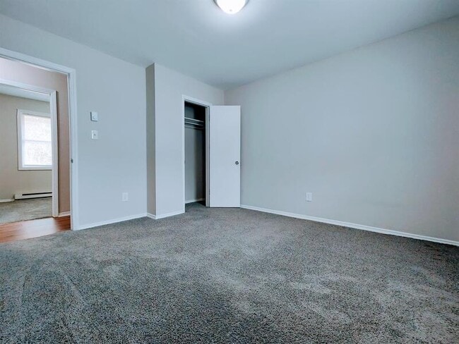 Building Photo - 4445 Layola Ave