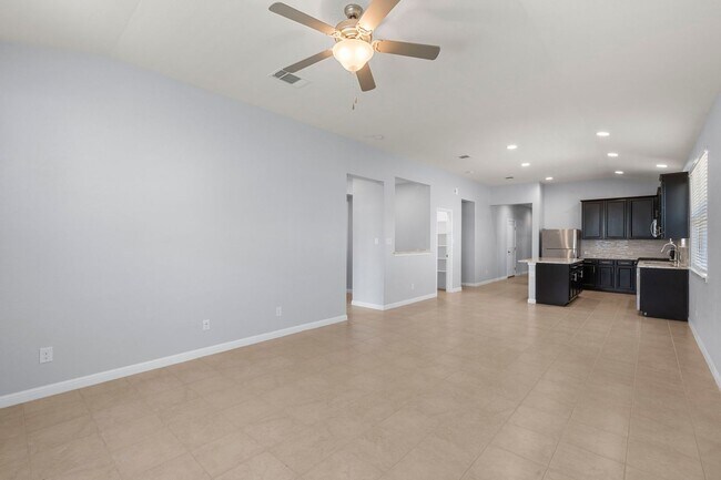 Building Photo - Dripping Springs Charmer