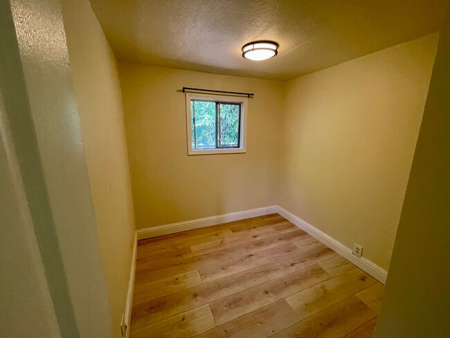Building Photo - ***$500 MOVE IN CREDIT***Home on secluded ...