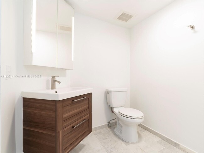 Building Photo - 10224 SW 77th Ct