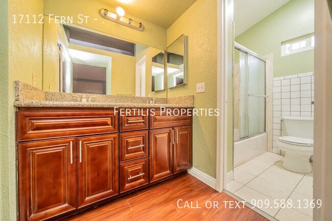 Building Photo - 17112 Fern St
