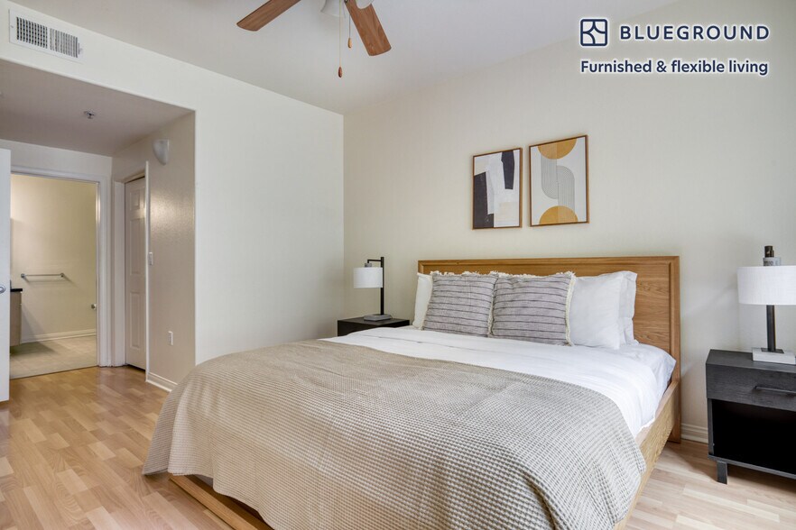 Building Photo - 8500 Pershing Dr