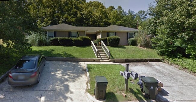 Building Photo - 1368 Kurt Cir