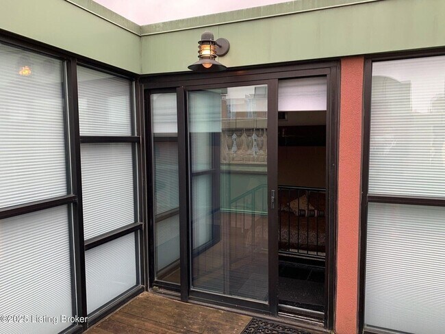 Building Photo - 604 S 3rd St