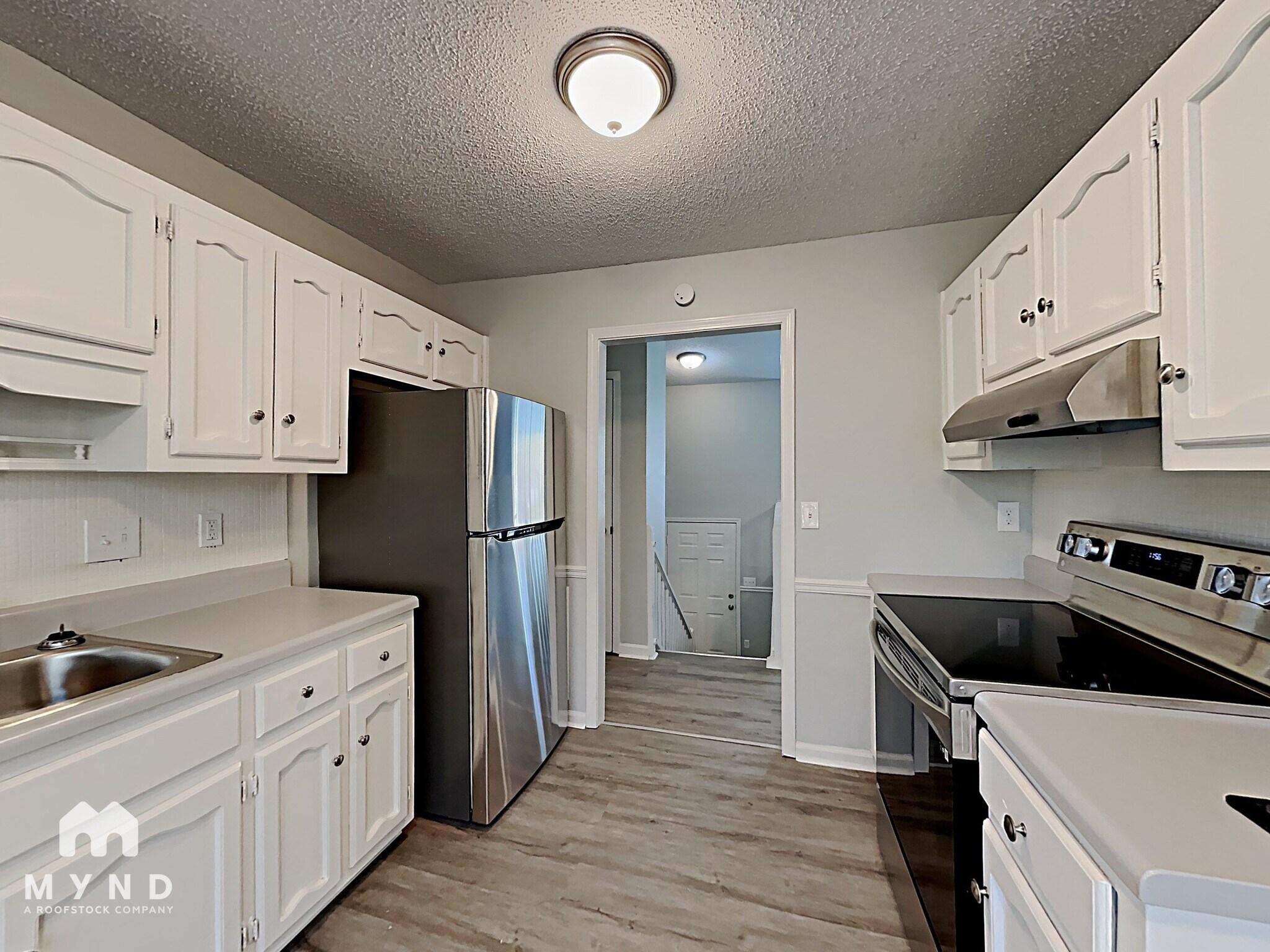 Building Photo - 2708 Laburnum Dr