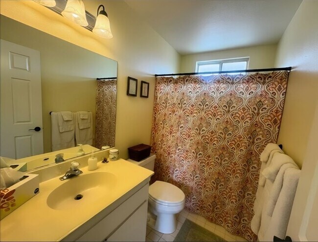 Building Photo - 3BD 2.5BA In Santa Maria, CA