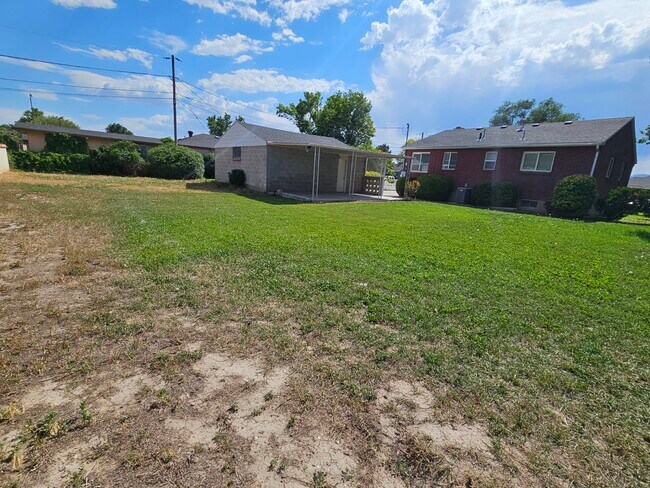Building Photo - 7409 Maple St
