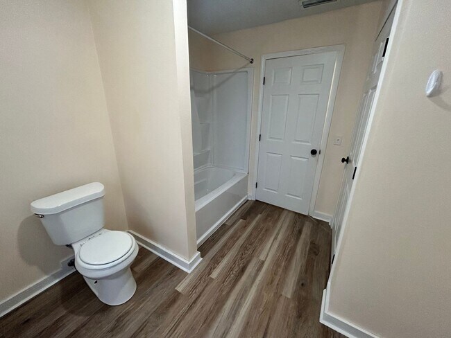 Building Photo - 606 Florida Ave