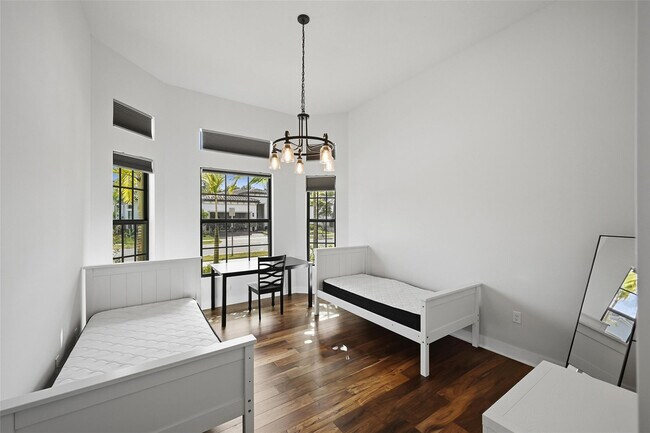 Building Photo - 7818 Rowan Terrace